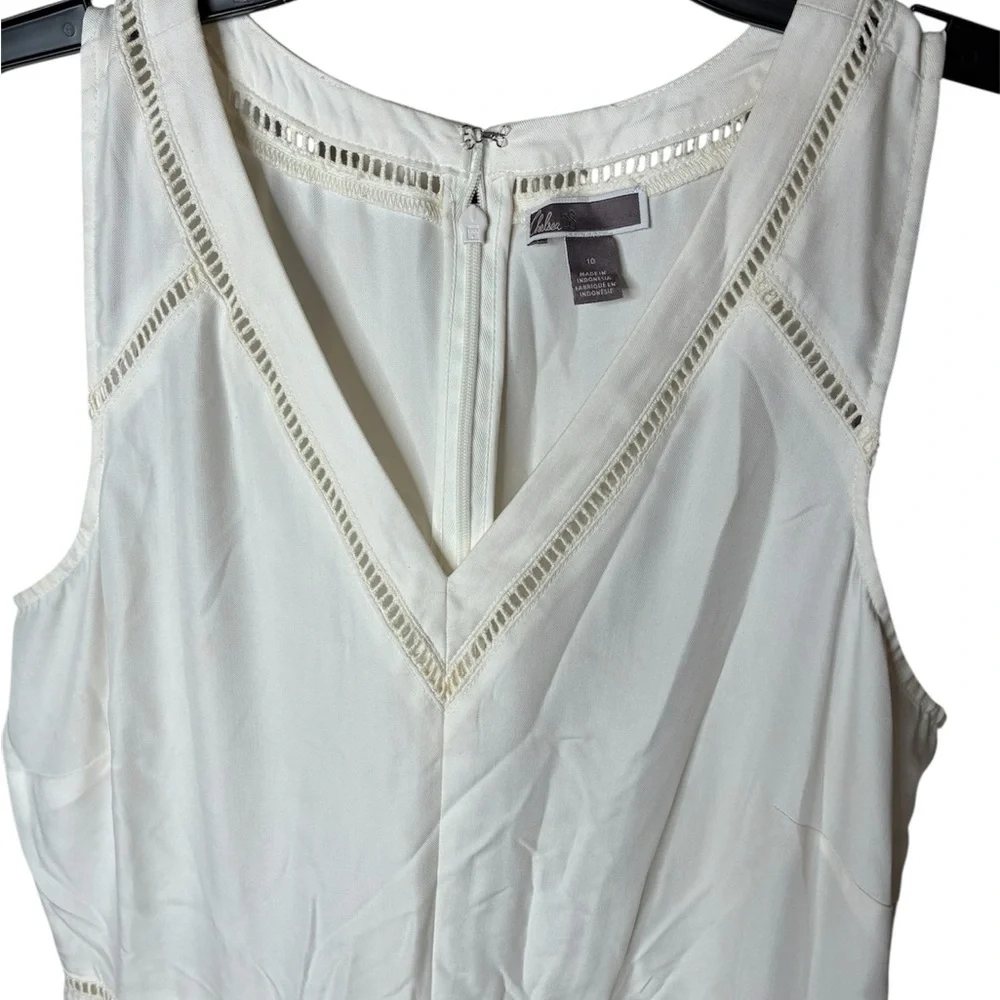 Elegant White Midi Dress - Picture 3 of 3